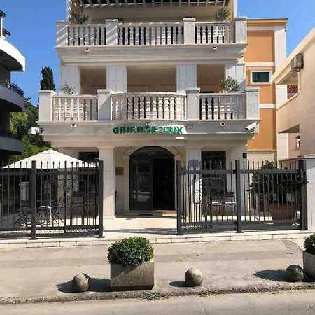 Apartments Grifone Lux Herceg Novi Exterior foto