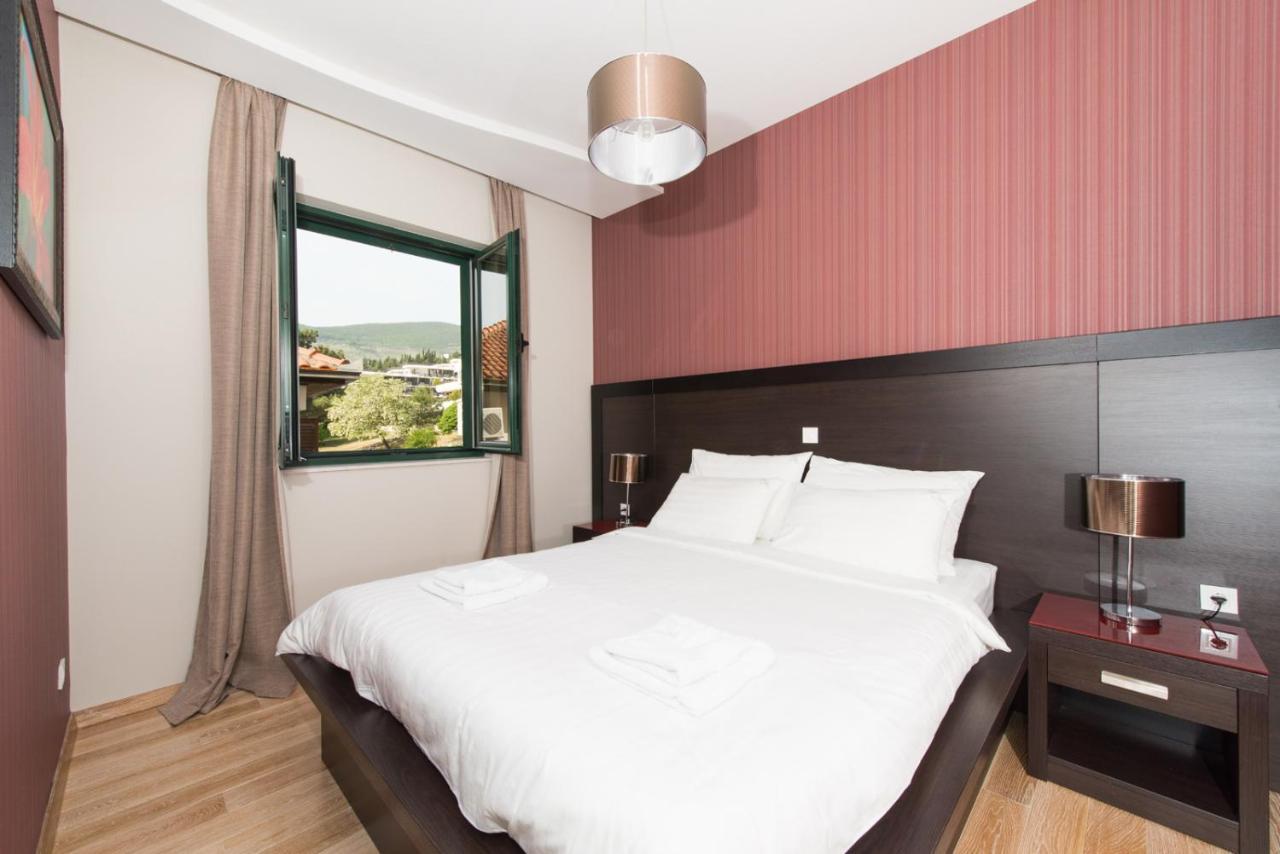 Apartments Grifone Lux Herceg Novi Exterior foto