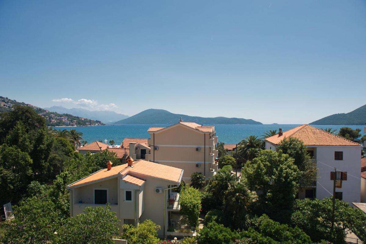 Apartments Grifone Lux Herceg Novi Exterior foto