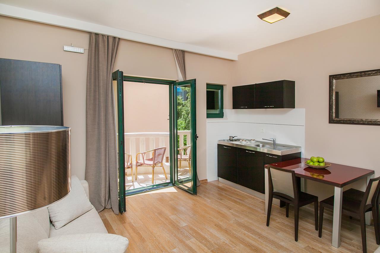 Apartments Grifone Lux Herceg Novi Exterior foto