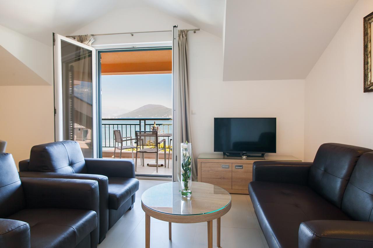 Apartments Grifone Lux Herceg Novi Exterior foto