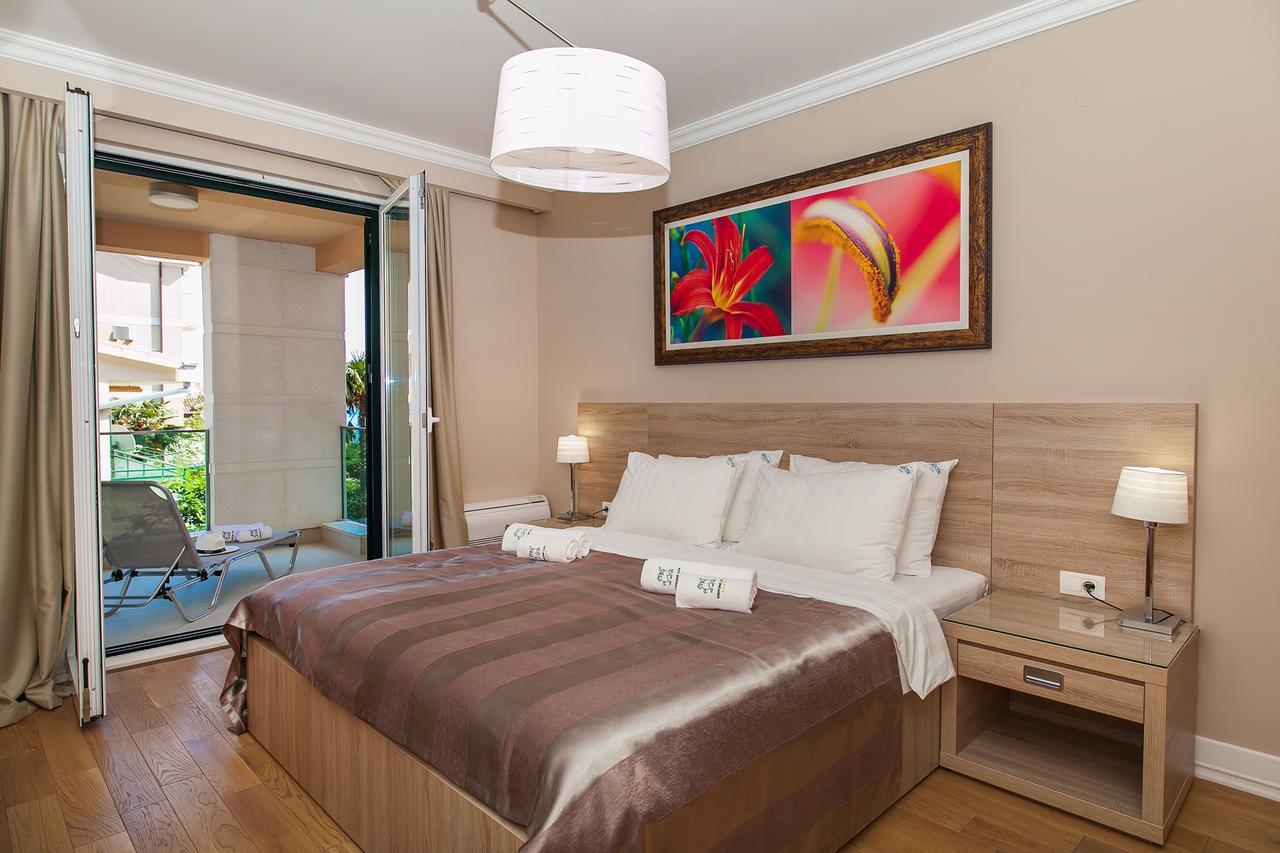 Apartments Grifone Lux Herceg Novi Exterior foto