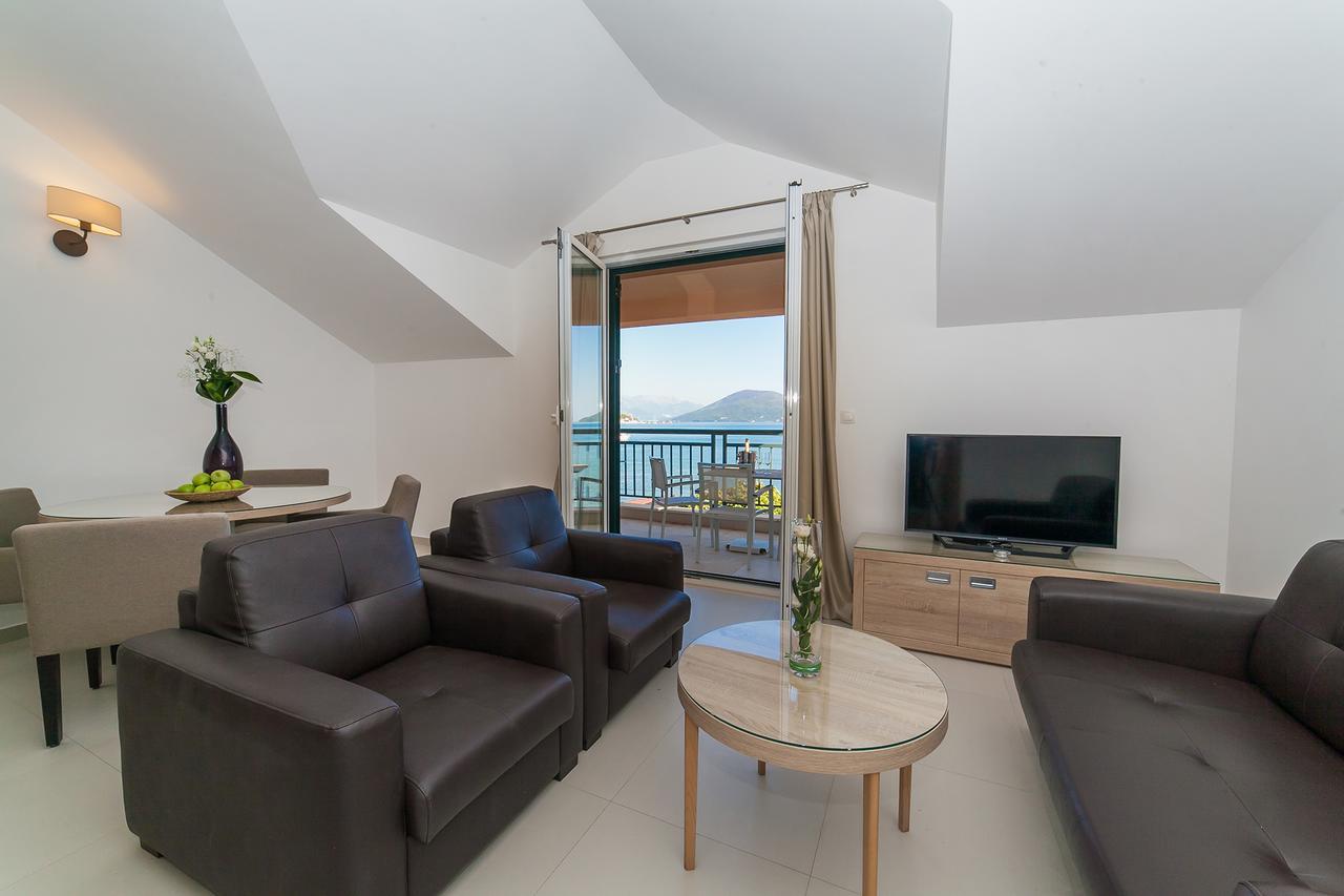 Apartments Grifone Lux Herceg Novi Exterior foto