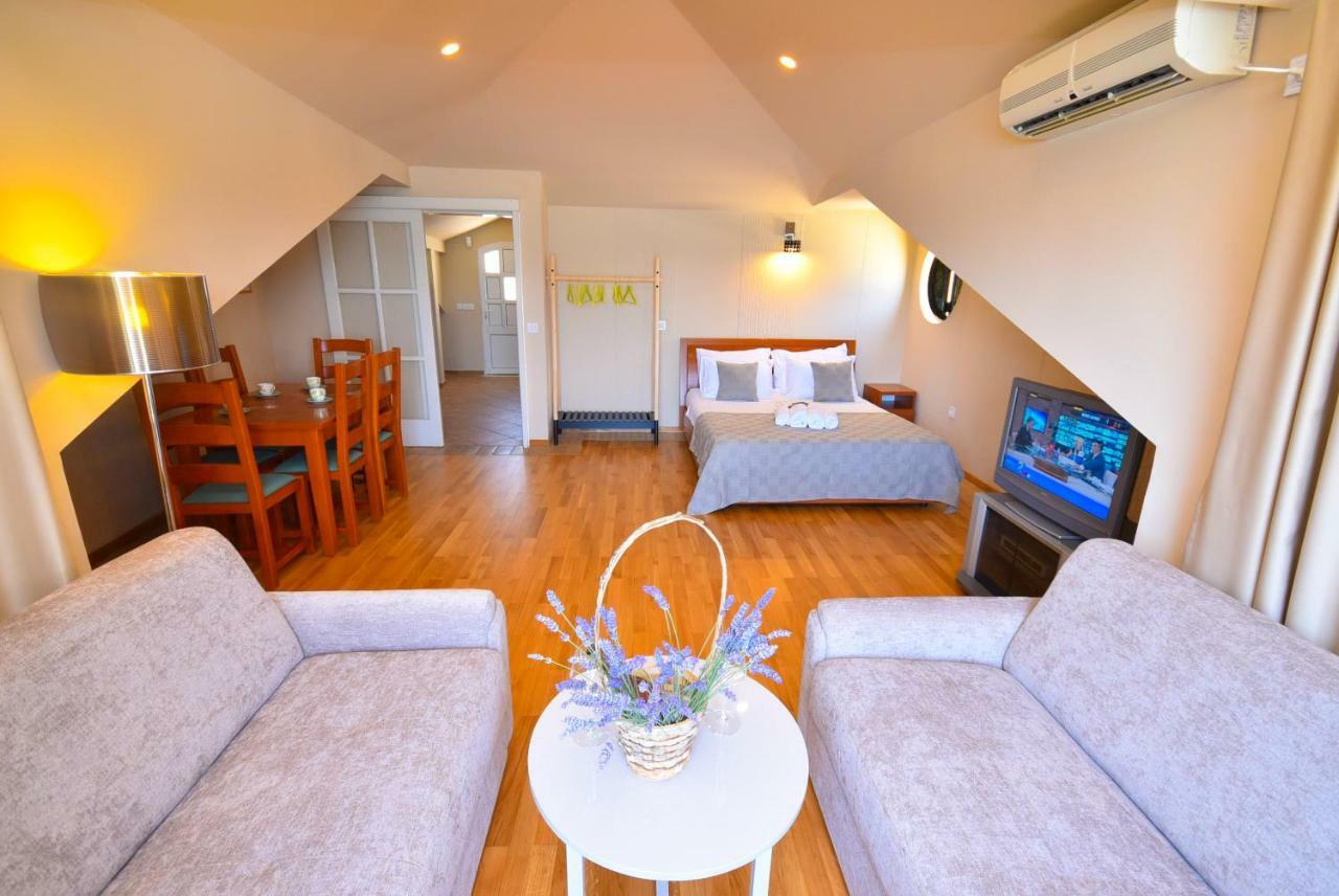 Apartments Grifone Lux Herceg Novi Exterior foto